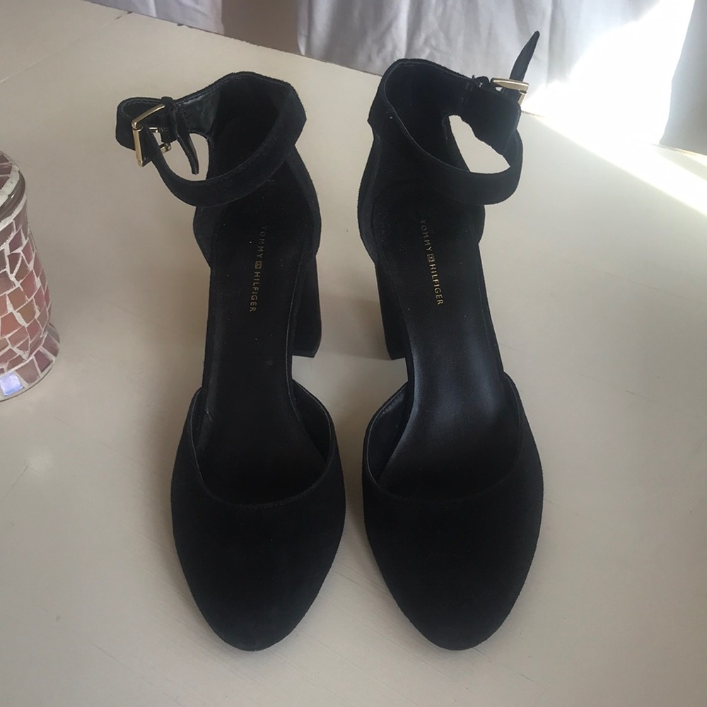 NEW black suede Tommy Hilfiger ankle strap pump